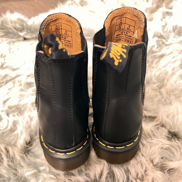 NWOB Dr. Martens Men’s  Chelsea Boots - Picture 4 of 9